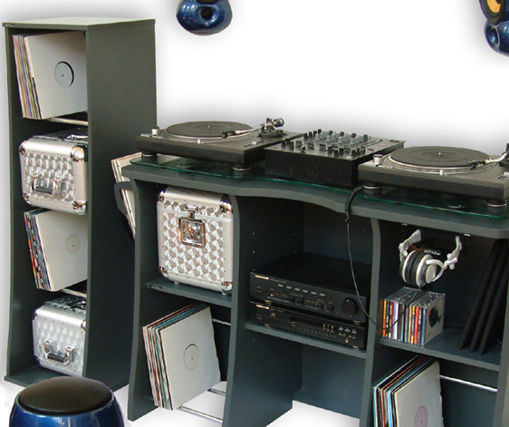 vinylfrontsmall.jpg (81789 bytes)